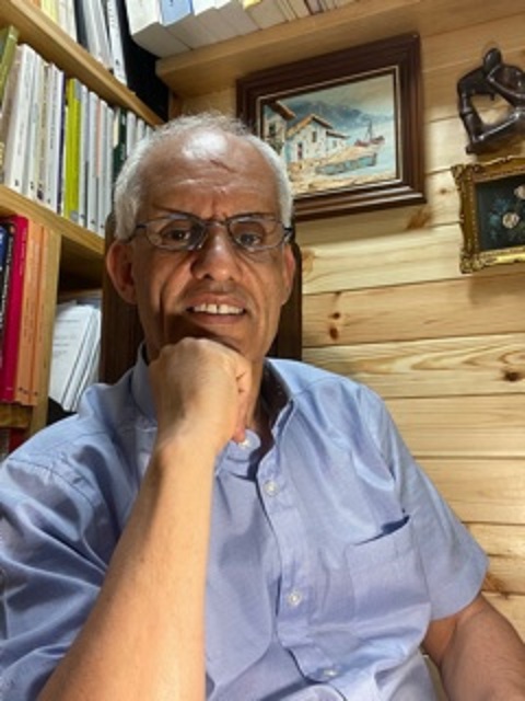 MOHAMED EL-MADKOURI MAATAOUI (Tagzirt, Marruecos, 1964)

Es doblemente doctor, por la UAM y por la UCM. Traductor jurado e intérprete simultáneo. Profesor Titular de Universidad en el Área de Traducción e Interpretación, adscrito al Departamento de Lingüística de la Universidad Autónoma de Madrid.