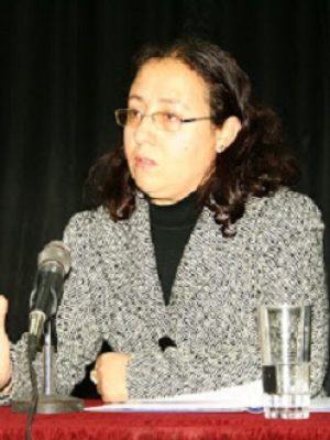 KARIMA BOUALLAL (Alhucemas, Marruecos, 1967). Profesora Titular en el Departamento de Estudios Hispánicos de la Facultad Pluridisciplinar de Nador, Universidad Mohammed I, Marruecos.