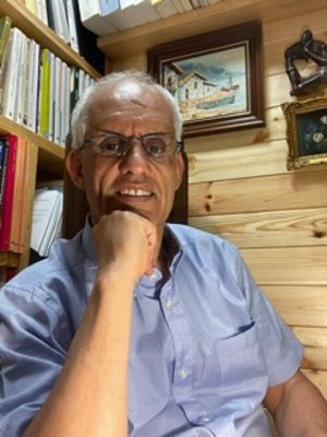 MOHAMED EL-MADKOURI MAATAOUI (Tagzirt, Marruecos, 1964)

Es doblemente doctor, por la UAM y por la UCM. Traductor jurado e intérprete simultáneo. Profesor Titular de Universidad en el Área de Traducción e Interpretación, adscrito al Departamento de Lingüística de la Universidad Autónoma de Madrid.